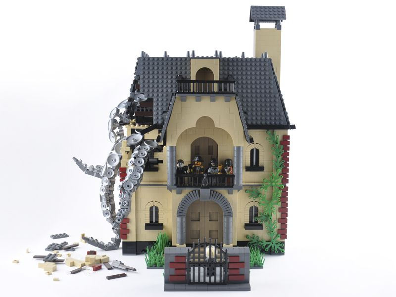 Illustration for article titled These Cthulhu LEGO sets will drive you insane with little plastic bricks